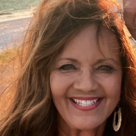 Meet your Posher, Vanessa - Picture 1 of 1